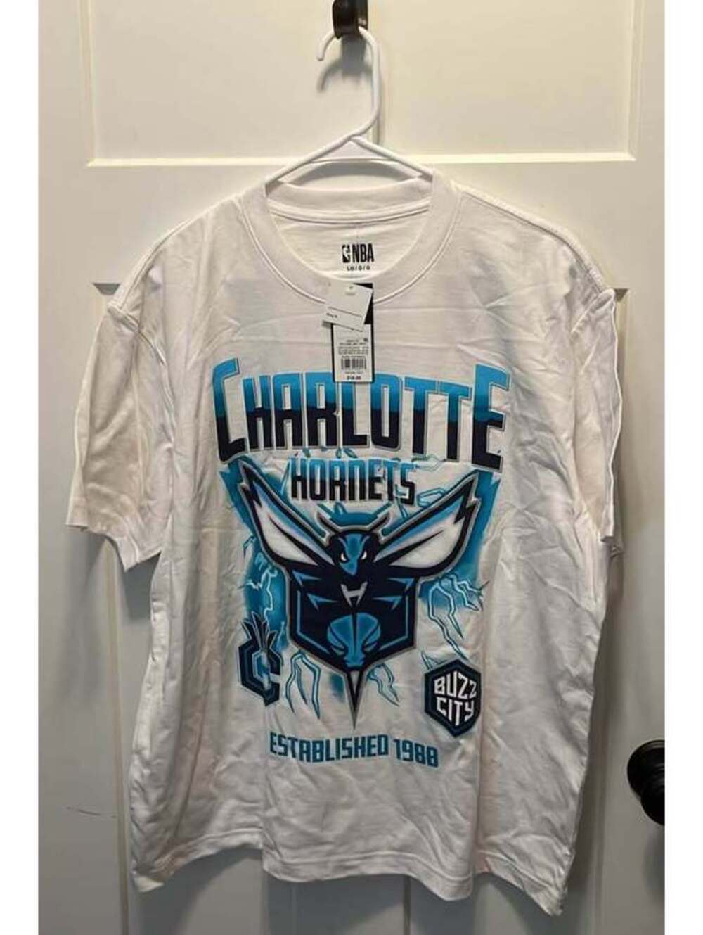 NBA charlotte hornets tshirt size large